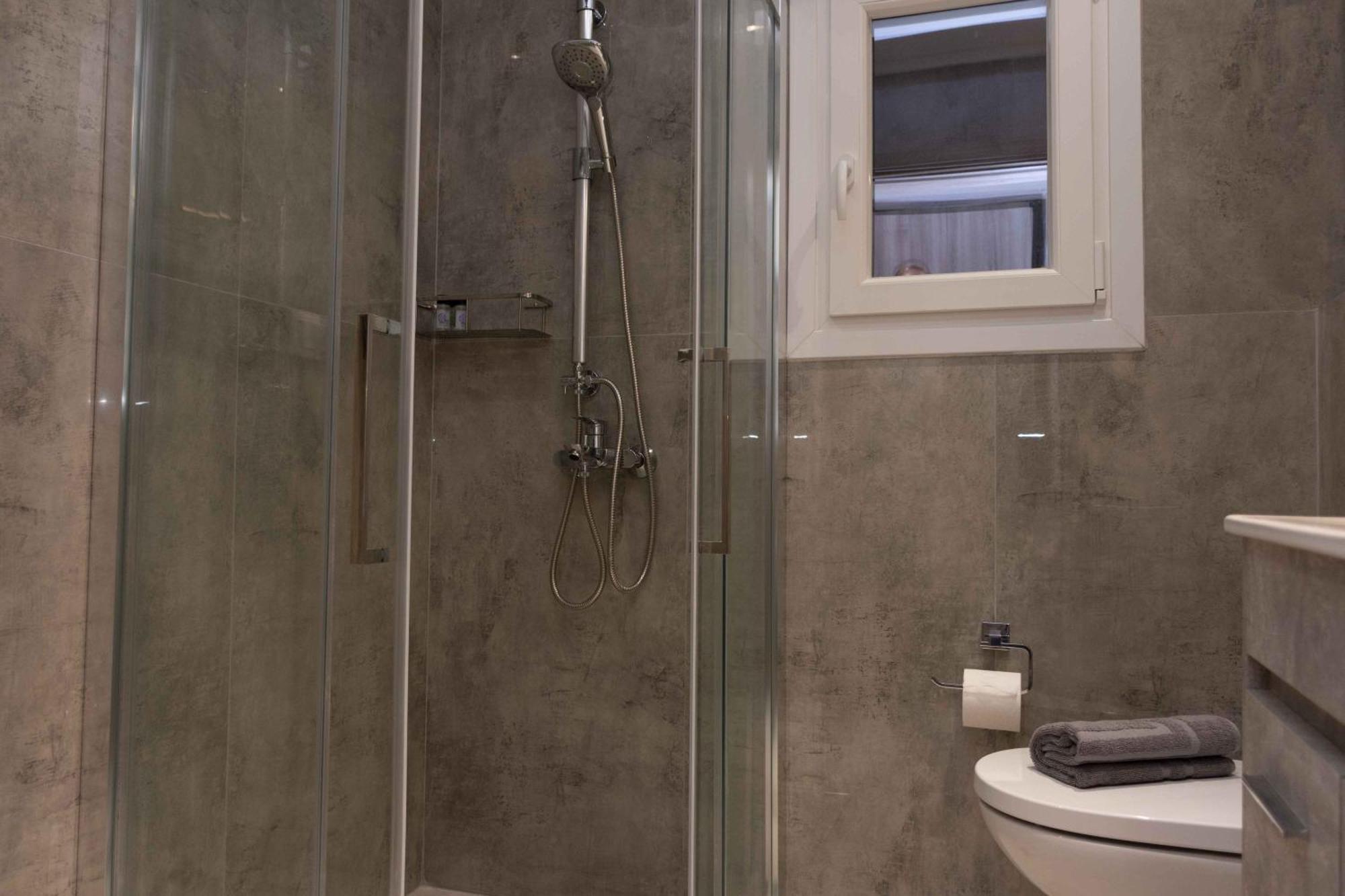 Skg Comfort Apartments Tesalonika Bagian luar foto